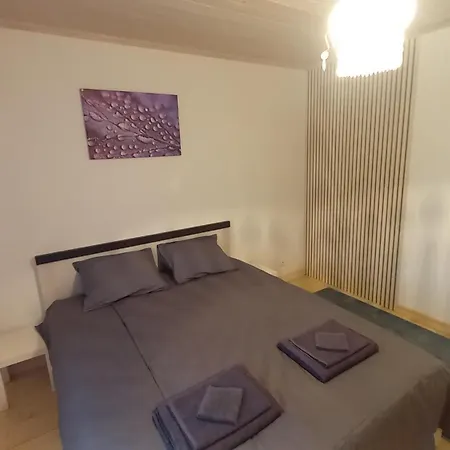 Aia Hoovimaja * Parnu