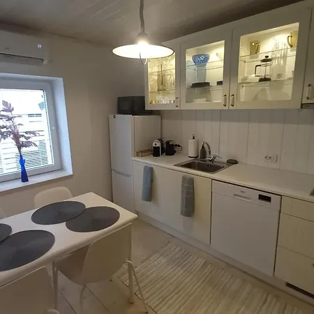 Aia Hoovimaja Parnu